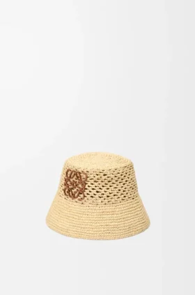 Anagram-buckethat i raffia och kalvskinn