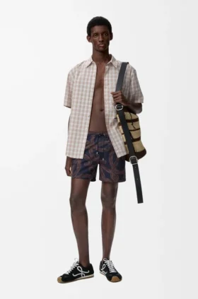 Badshorts i tekniskt yttertyg
