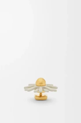 Blombrosch i kalvskinn Blombrosch i kalvskinn