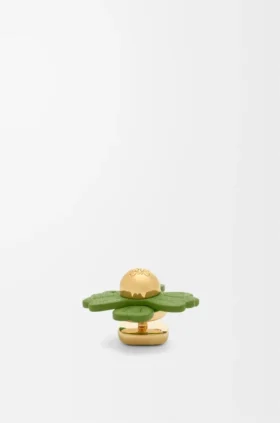 Blombrosch i kalvskinn