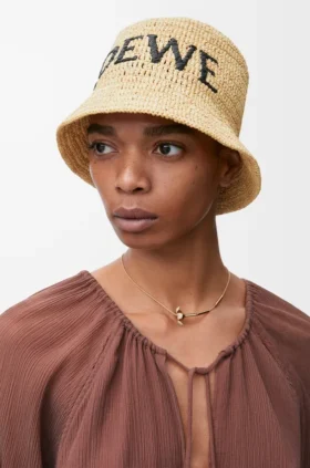 Buckethat i raffia