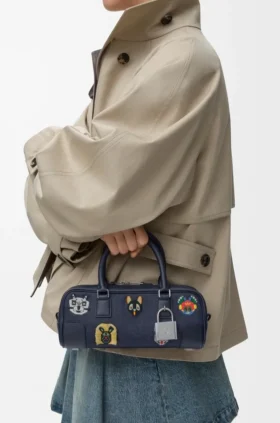 Cats Amazona 23 kort väska i broderad denim