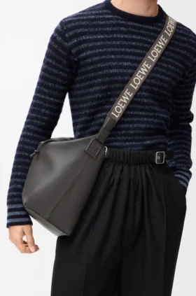Cubi Crossbody-väska i smidigt, slätt kalvskinn och jacquard
