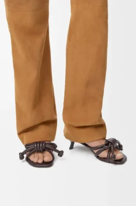 Flamenco Knot-sandal i lammskinn