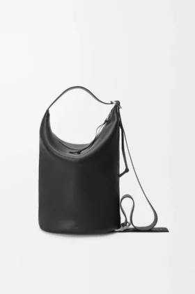 Loop Bucket i mjukt, kornat kalvskinn