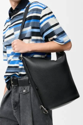 Loop Bucket i mjukt, kornat kalvskinn