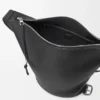 Loop Bucket i mjukt, kornat kalvskinn Loop Bucket i mjukt, kornat kalvskinn