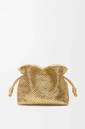 Medium Flamenco-clutch i laminerat lammskinn