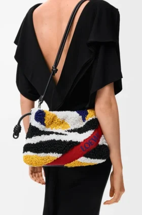 Medium Flamenco Purse i broderat nappa