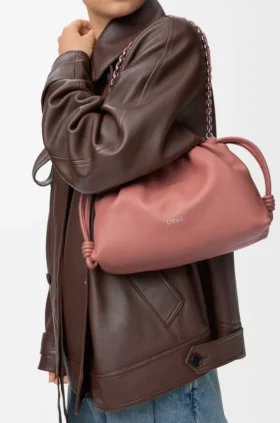 Medium Flamenco Purse i mjukt nappa-lammskinn
