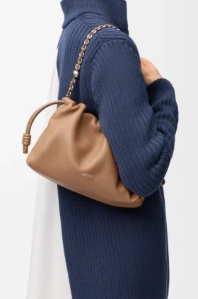 Medium Flamenco Purse i mjukt nappa-lammskinn