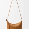 Medium Loop Hobo i kalvskinn i mocka Medium Loop Hobo i kalvskinn i mocka