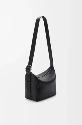 Medium Loop Hobo i smidigt kalvskinn med struktur