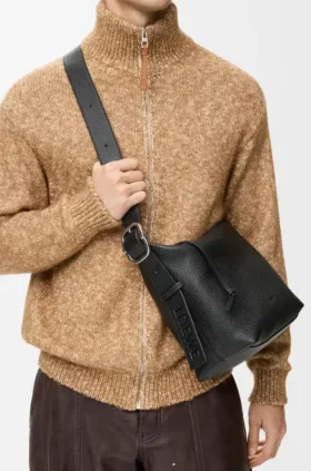 Medium Loop Hobo i smidigt kalvskinn med struktur