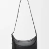 Medium Loop Hobo i smidigt kalvskinn med struktur Medium Loop Hobo i smidigt kalvskinn med struktur