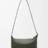 Medium Loop Hobo i smidigt kalvskinn med struktur Medium Loop Hobo i smidigt kalvskinn med struktur
