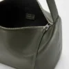 Medium Loop Hobo i smidigt kalvskinn med struktur Medium Loop Hobo i smidigt kalvskinn med struktur