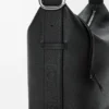 Medium Loop Hobo i smidigt kalvskinn med struktur Medium Loop Hobo i smidigt kalvskinn med struktur