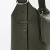 Medium Loop Hobo i smidigt kalvskinn med struktur Medium Loop Hobo i smidigt kalvskinn med struktur
