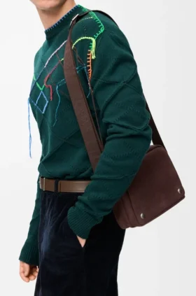 Medium Pebble-messengerväska i kornat nubuck