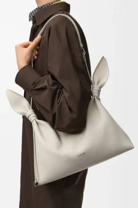 Medium Scarf Bag i slätt kalvskinn