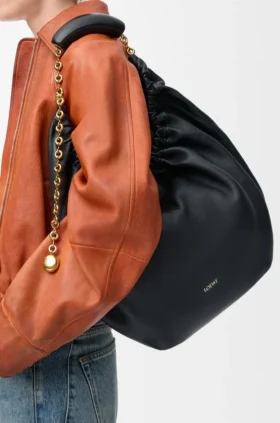 Medium Squeeze Bag i mjukt nappa-lammskinn
