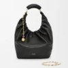 Medium Squeeze Bag i mjukt nappa-lammskinn Medium Squeeze Bag i mjukt nappa-lammskinn