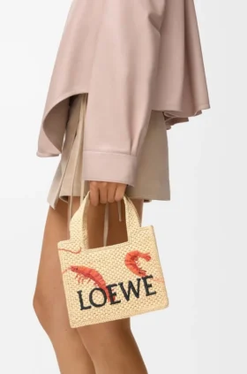 Mini Loewe Font Tote i raffia