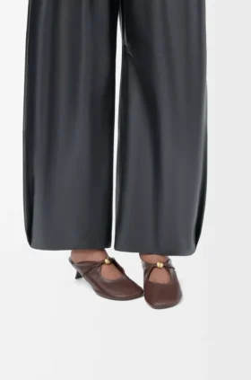 Mjuk Pebble-mule i nappa-lammskinn