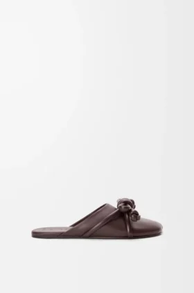 Mule med flamencoknut i lammskinn