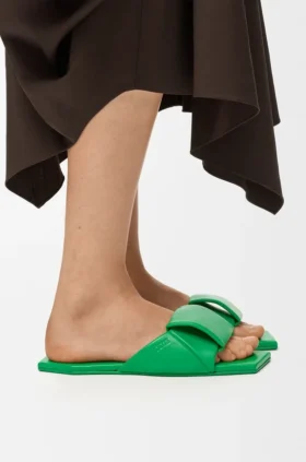 Origami-sandaler i lammskinn