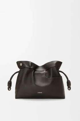 Panta Medium Flamenco-clutch i glansigt kalvskinn