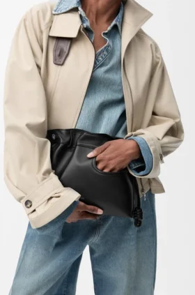 Panta Medium Flamenco-clutch i glansigt kalvskinn