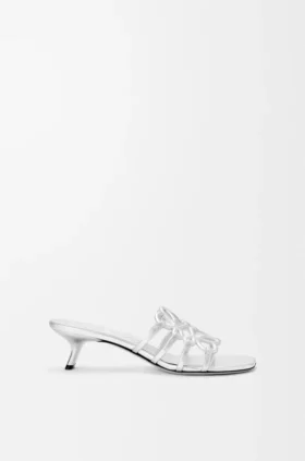 Petal Anagram-sandaler i laminerat lammskinn
