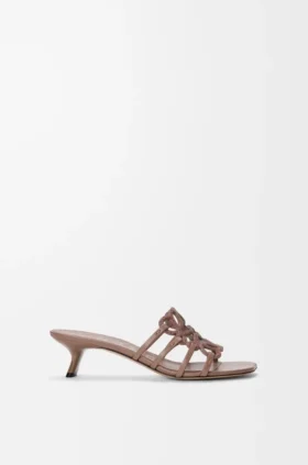 Petal Anagram-sandaler i strassprydd mocka