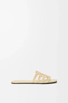 Petal Anagram-sandaler i strassprydd mocka