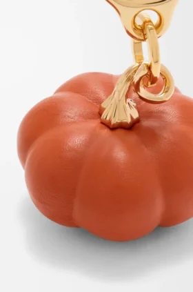 Pumpkin-berlock i lammskinn