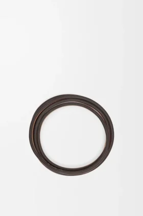 Set med två armband i klassiskt kalvskinn Set med två armband i klassiskt kalvskinn