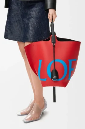 Stor Bilbao-hinkväska med överdimensionerat logo i slätt kalvskinn