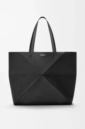 Stor horisontell Puzzle Fold-toteväska i mjukt kornat kalvskinn