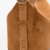 Stor Loop Hobo i kalvskinn i mocka Stor Loop Hobo i kalvskinn i mocka